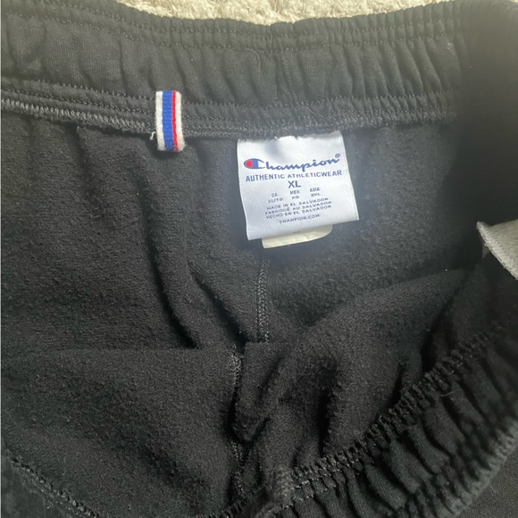 Champion men’s sweat shorts - Picture 3 of 3